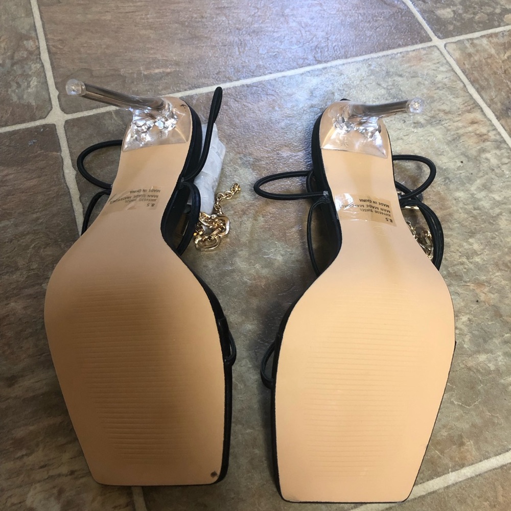 CUTE AND SEXY STRAPPY HEELS BY LEMONADE COLOR: BLACK SIZE: 8.5 - Picture 4 of 6
